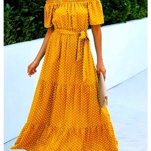 Beautiful yellow dress💛💛💛